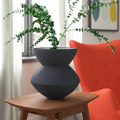 Gabriella Ceramic Angular Scratch Table Vase - Image 0