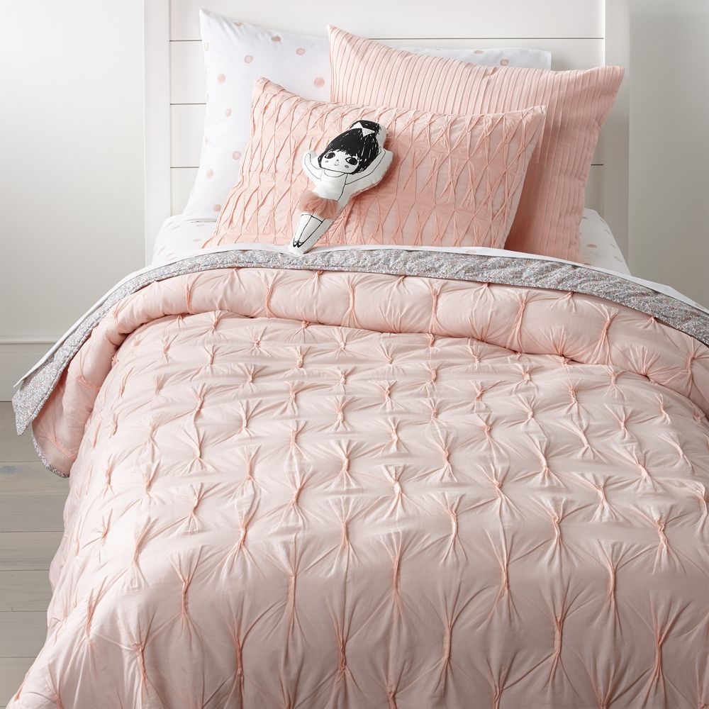 Chic Pink Floral Twin Quilt - Image 0