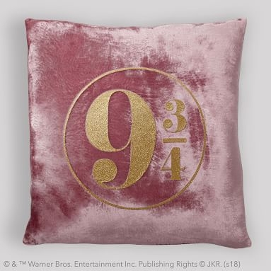 Harry Potter Platform 9 3/4 Pillow Cover &amp; Insert - Image 3