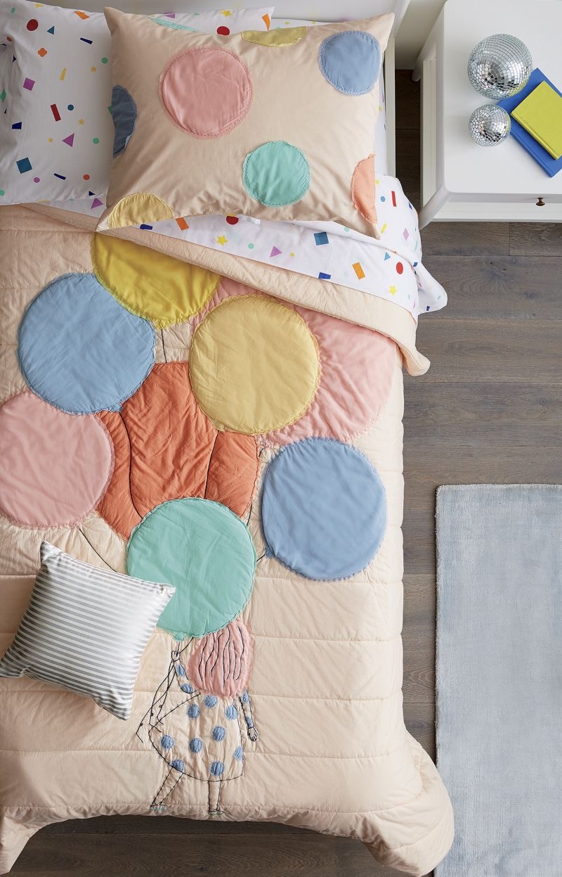 Balloon Twin Quilt - Image 1