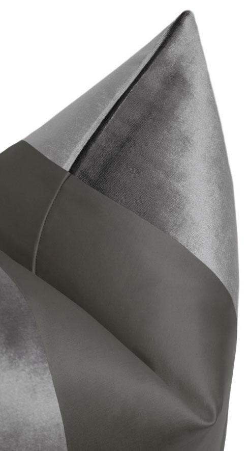 PANEL MONOCHROMATIC :: FAUX SILK VELVET // GRAPHITE - Sample 4" X 4" - Image 2