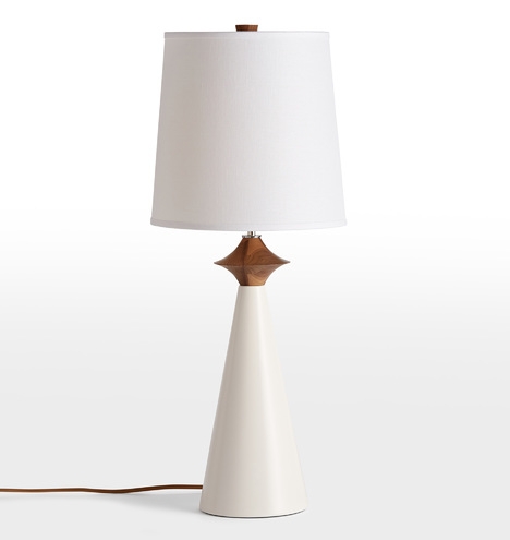 Glisan Table Lamp - Image 1