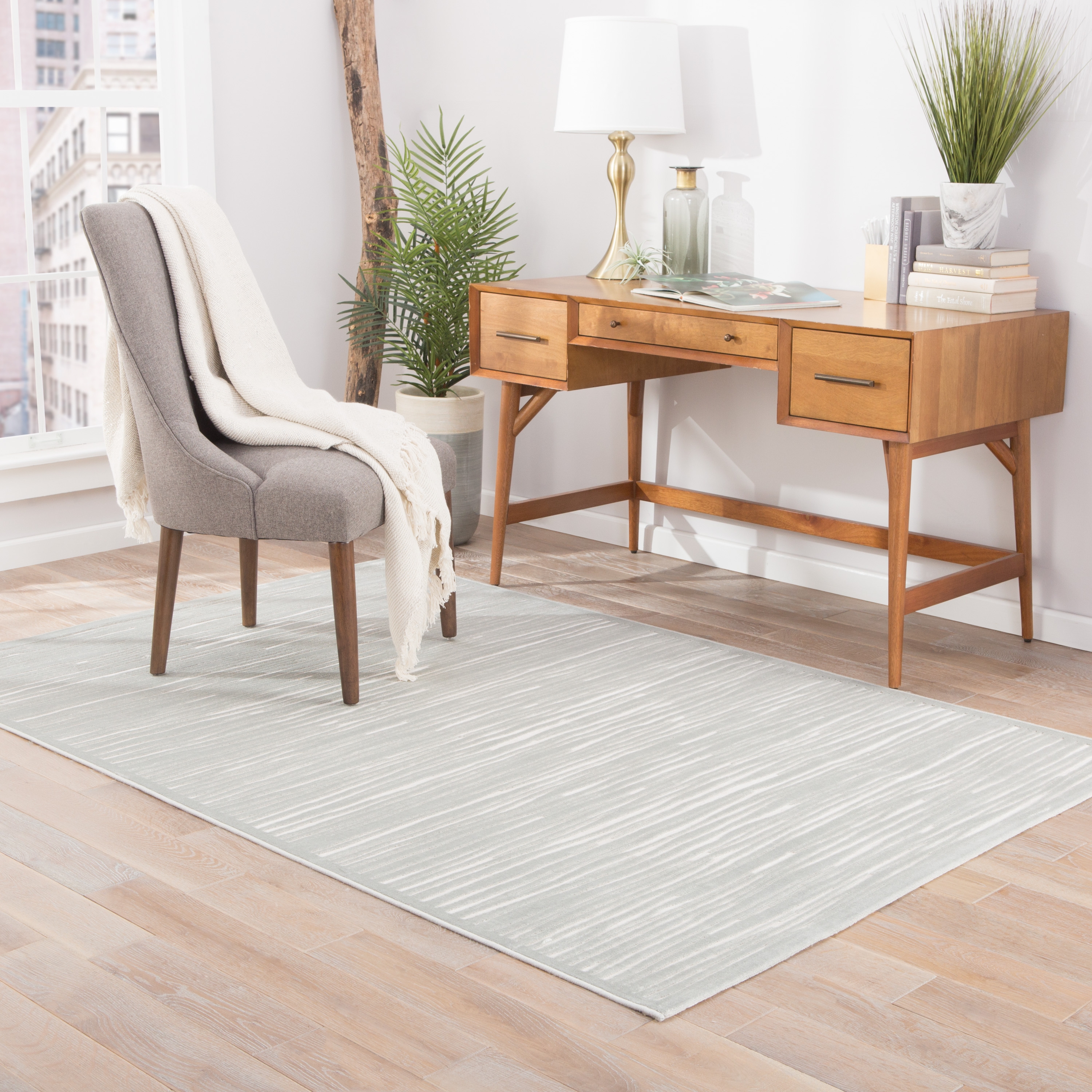 Linea Abstract Silver/ White Area Rug (9' X 12') - Image 4
