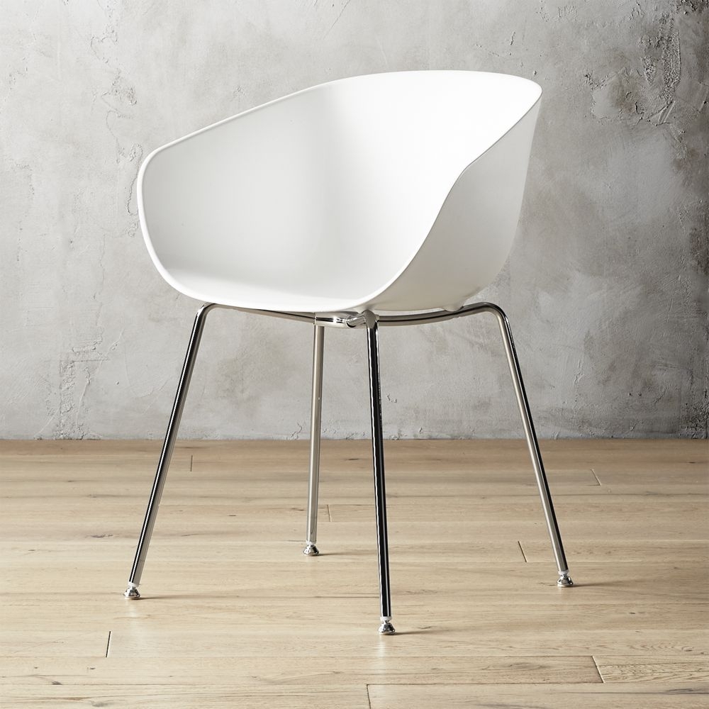 Poppy White Plastic Chair - Image 0