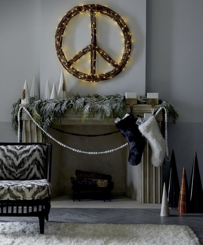 Matte White Wood Garland - Image 1