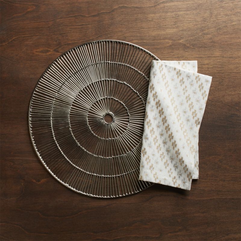 Round Silver Placemat - Image 1