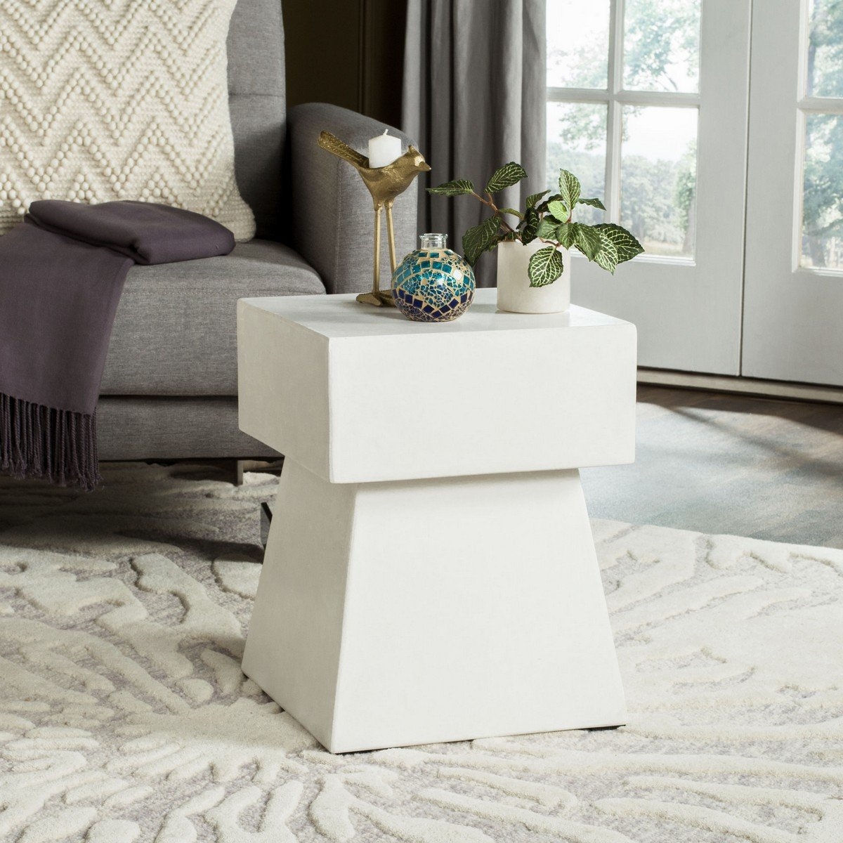 ZEN MUSHROOM CONCRETE ACCENT TABLE - Image 3
