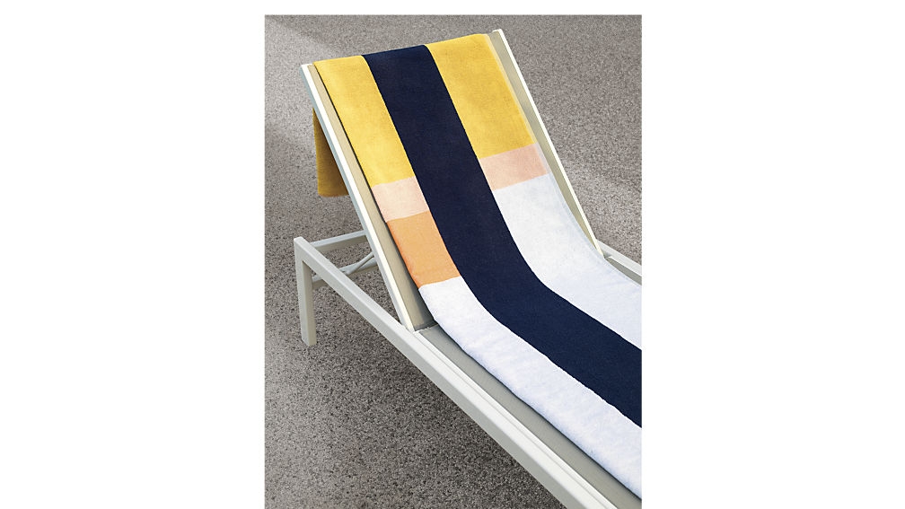 idle grey outdoor chaise lounge - Image 2