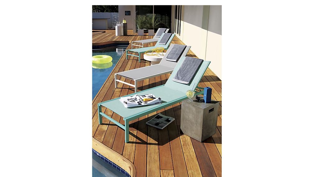 idle grey outdoor chaise lounge - Image 4