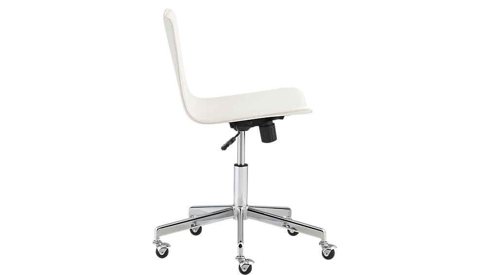Form white office chair - Image 1
