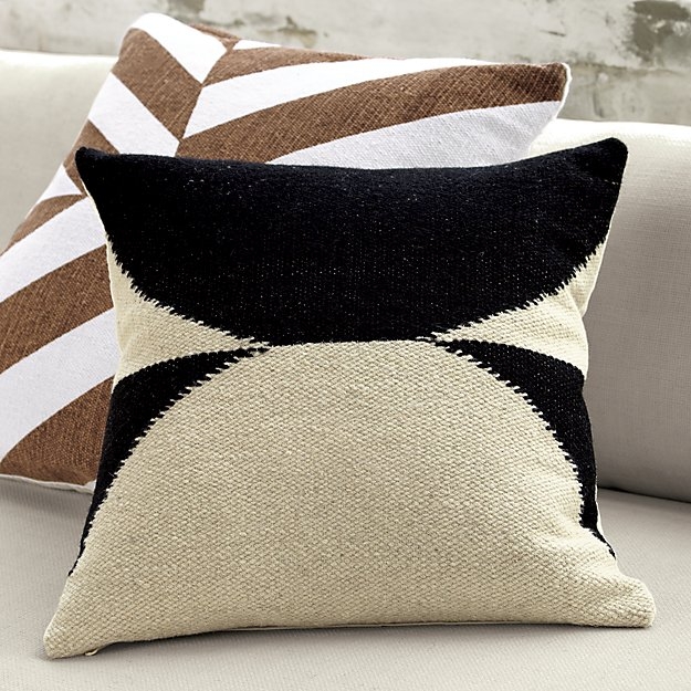 Reflect 20" pillow with down-alternative insert - Black / Natural - Image 1
