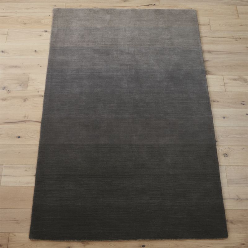 ombre grey rug 5'x8' - Image 1