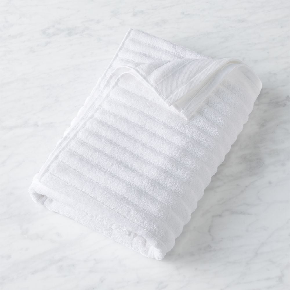 channel white cotton bath towel - Image 0