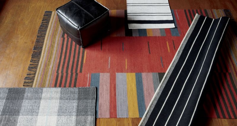 black with white stripe rug - 6'x9' - Image 5