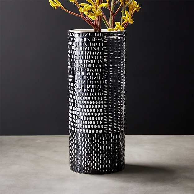 hash black and white vase - Image 1