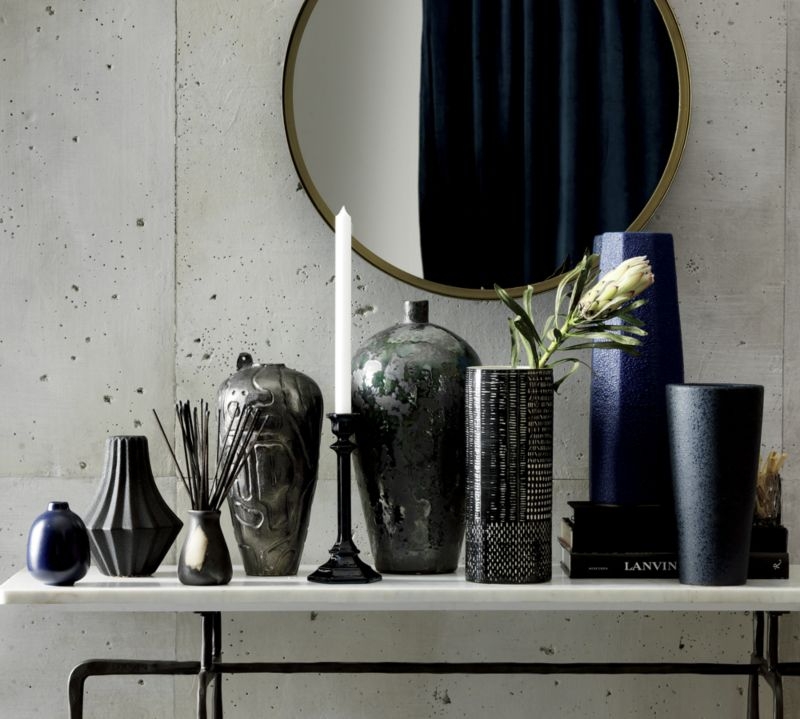 Hash Black and White Vase - Image 3