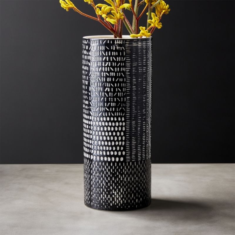 Hash Black and White Vase - Image 5