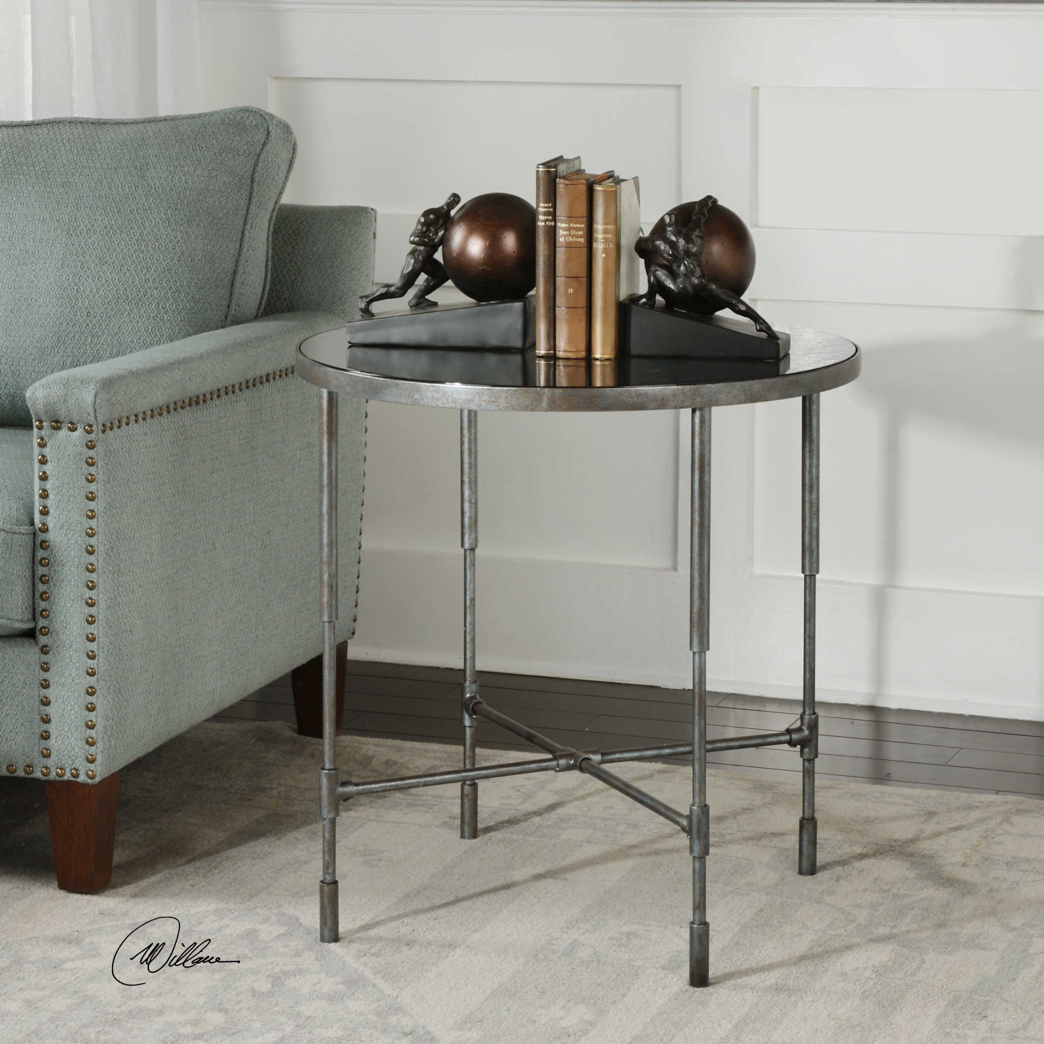 Vande Accent Table - Image 1