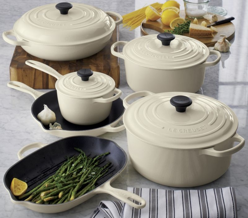 Le Creuset ® Signature 7.25-Qt. Cream Enameled Cast Iron Dutch Oven - Image 11