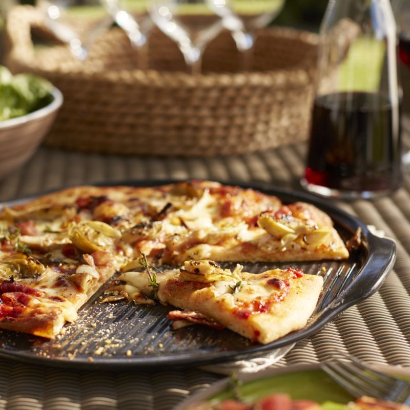 Emile Henry Black Ribbed Pizza Stone - Image 1