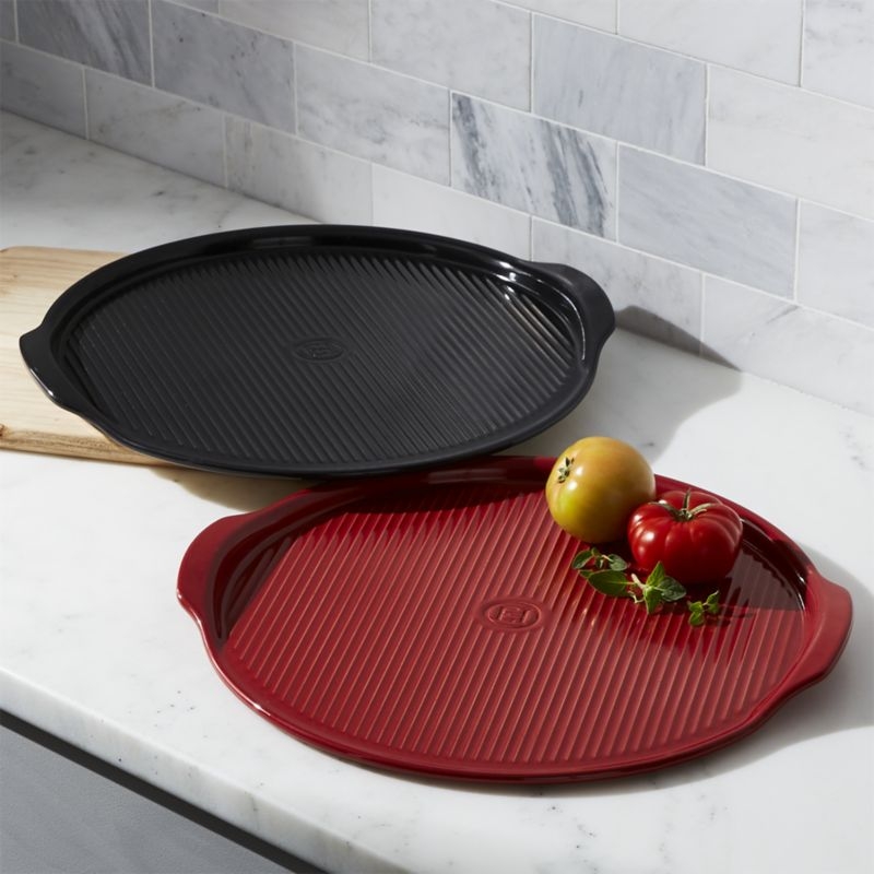 Emile Henry Black Ribbed Pizza Stone - Image 2
