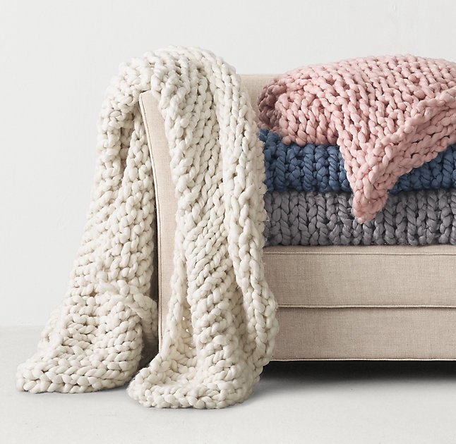 CHUNKY HAND-KNIT BED THROW - Image 0