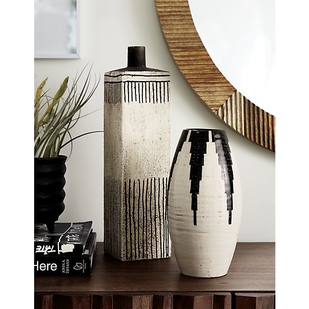 siena black and white vase - Image 1