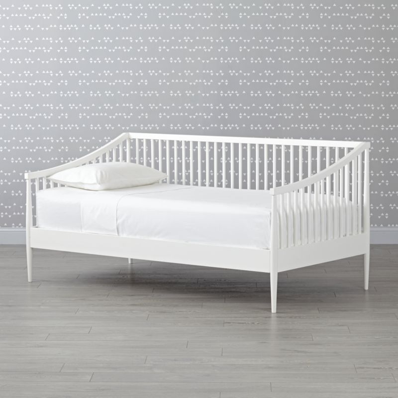 Hampshire Spindle White Wood Kids Daybed - Image 2