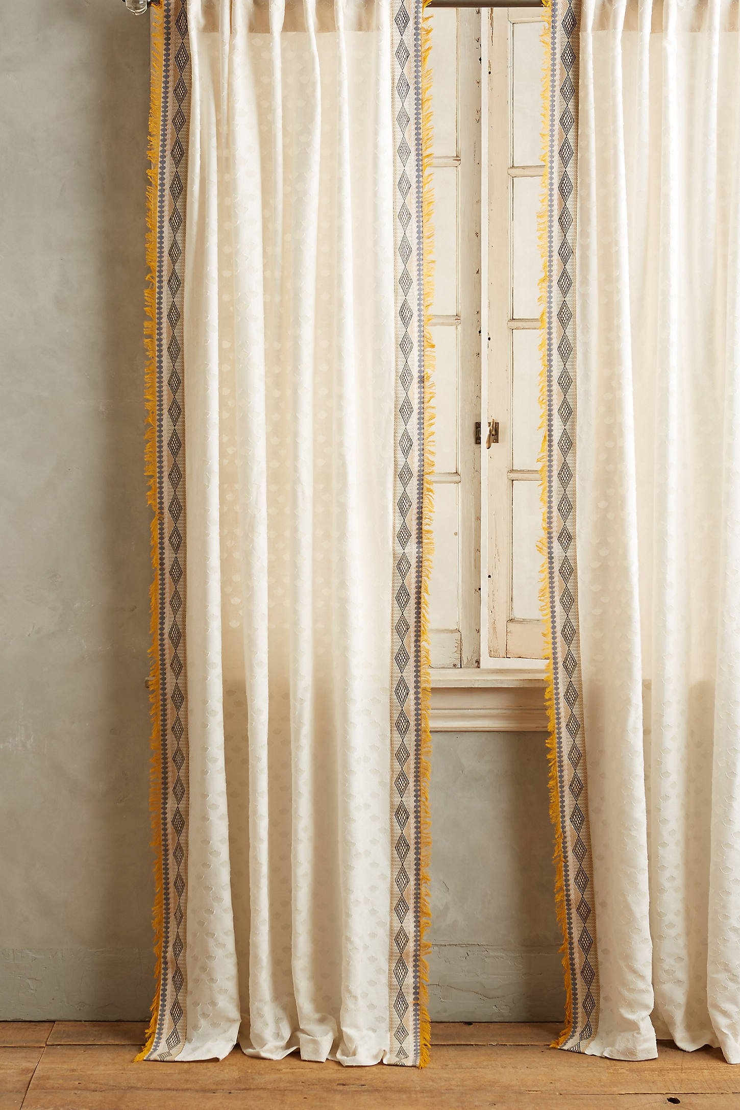 Thayer Curtain - Image 0