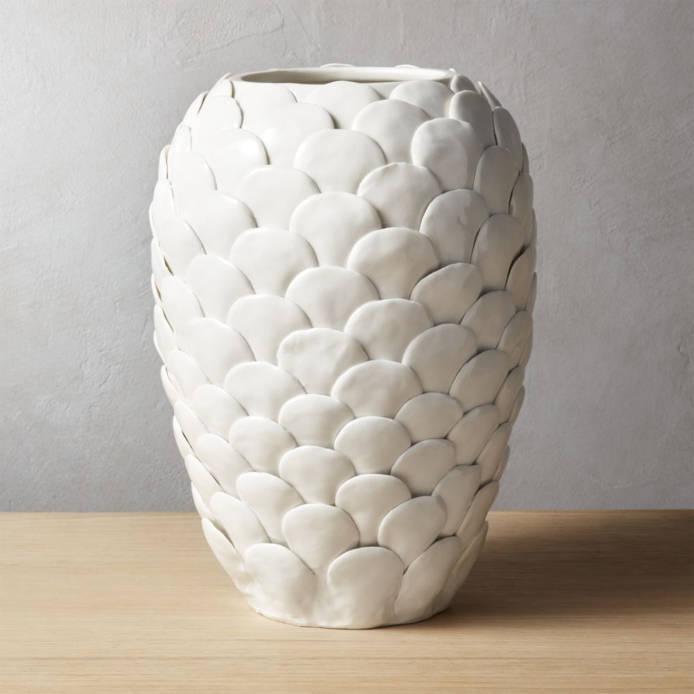 Ario White Vase - Image 0