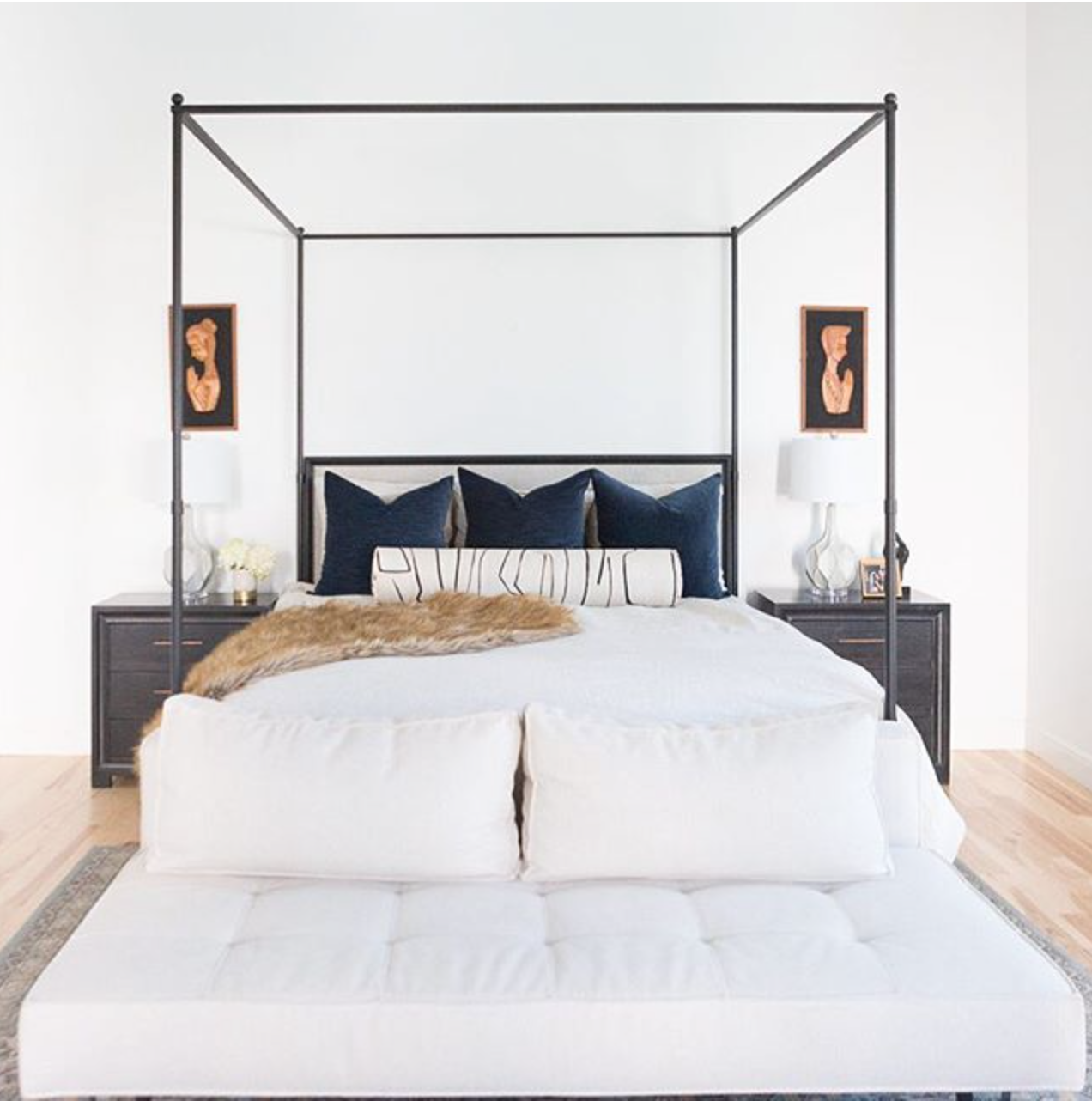 STRIE VELVET // NAVY BLUE - 14" X 24" - Image 2