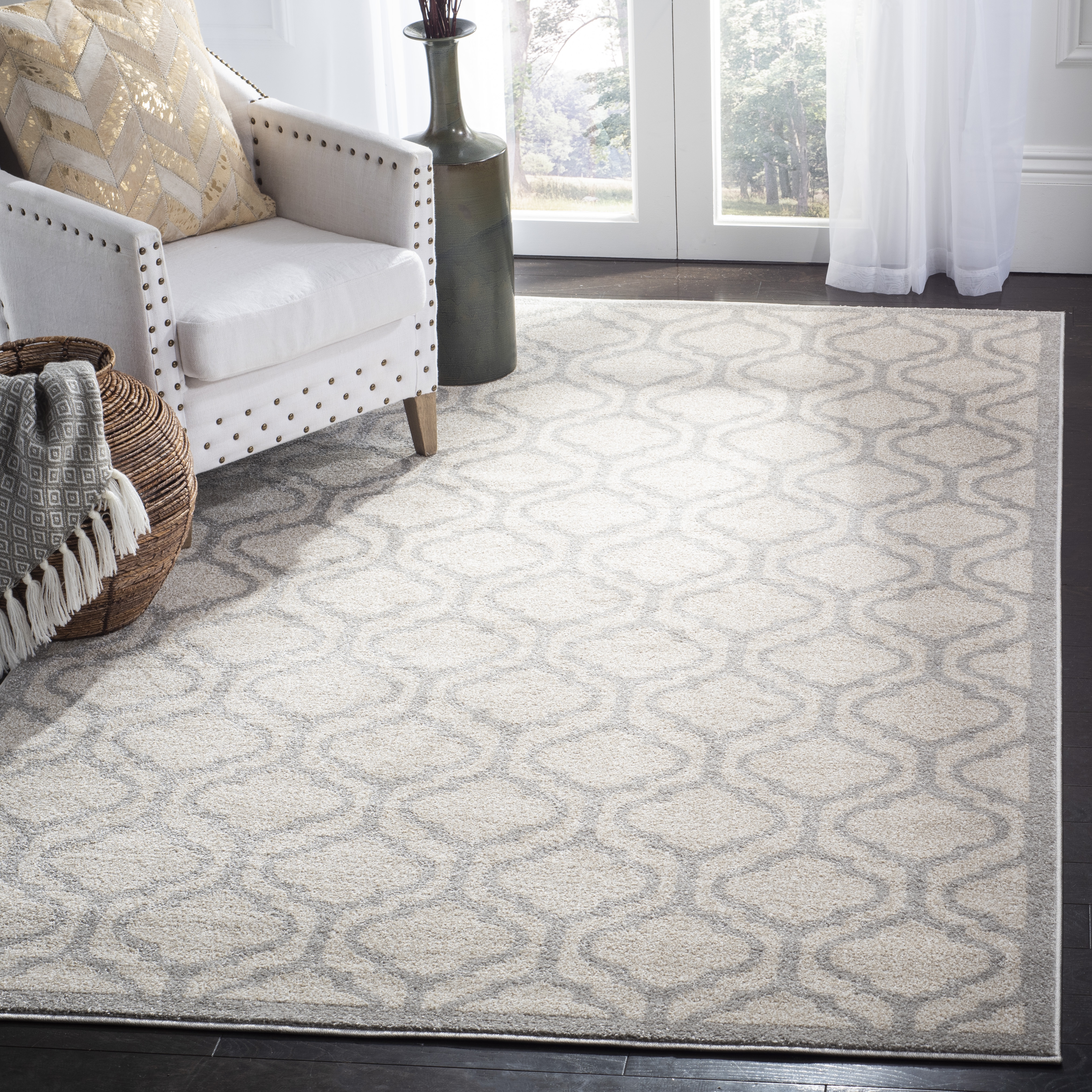 Arlo Home Indoor/Outdoor Woven Area Rug, AMT402K, Ivory/Light Grey,  4' X 6' - Image 1