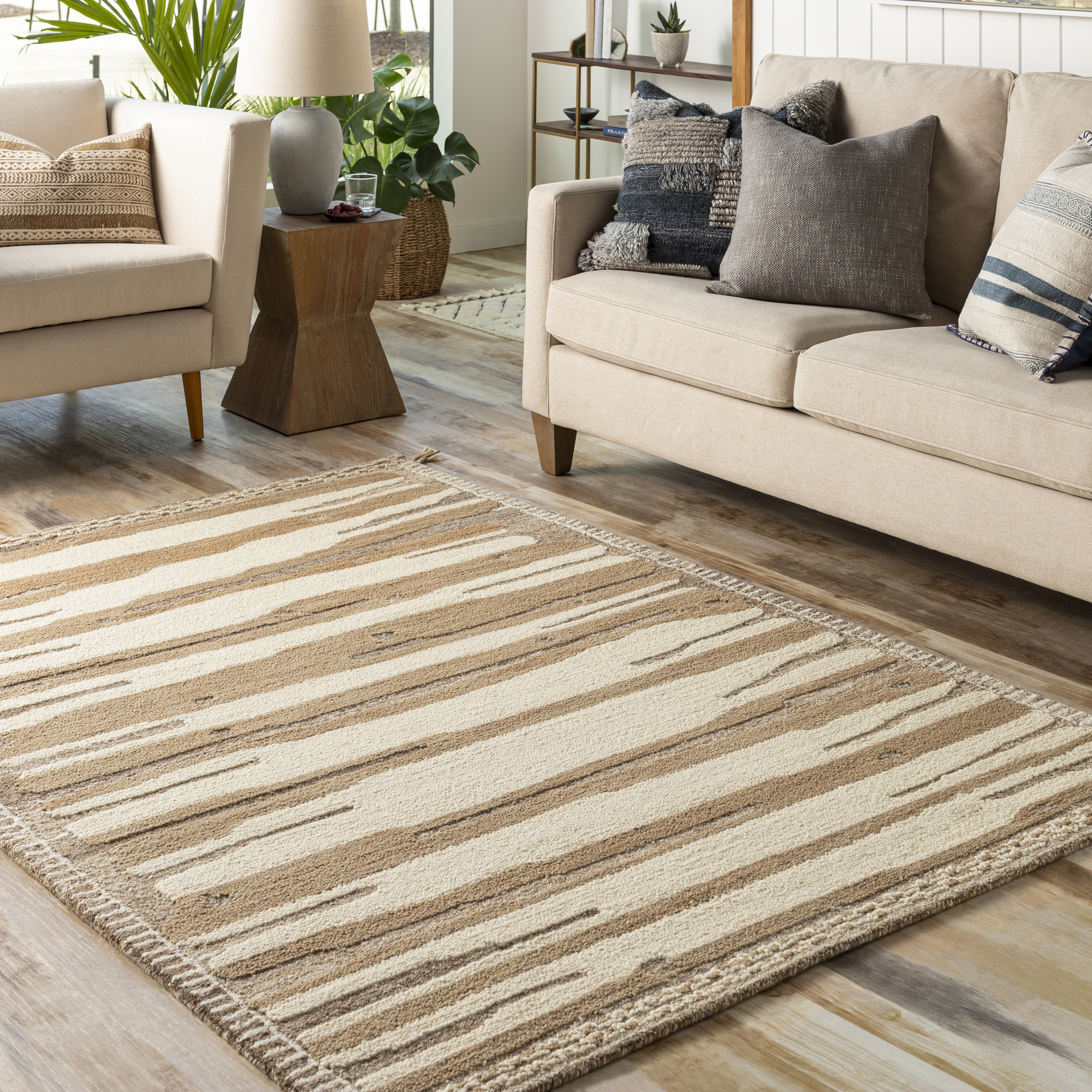 Cherokee Beige Indoor 3' x 5' Handmade Rug - Image 1