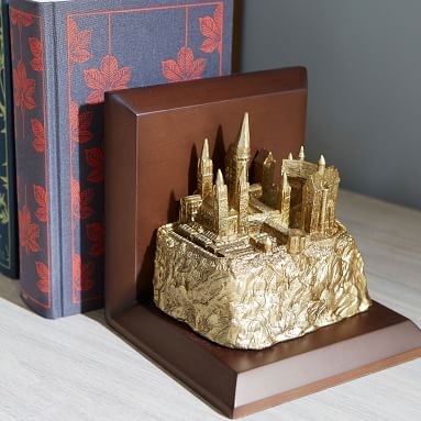 HARRY POTTER(TM) Sculpted Hogwarts Bookends - Image 1