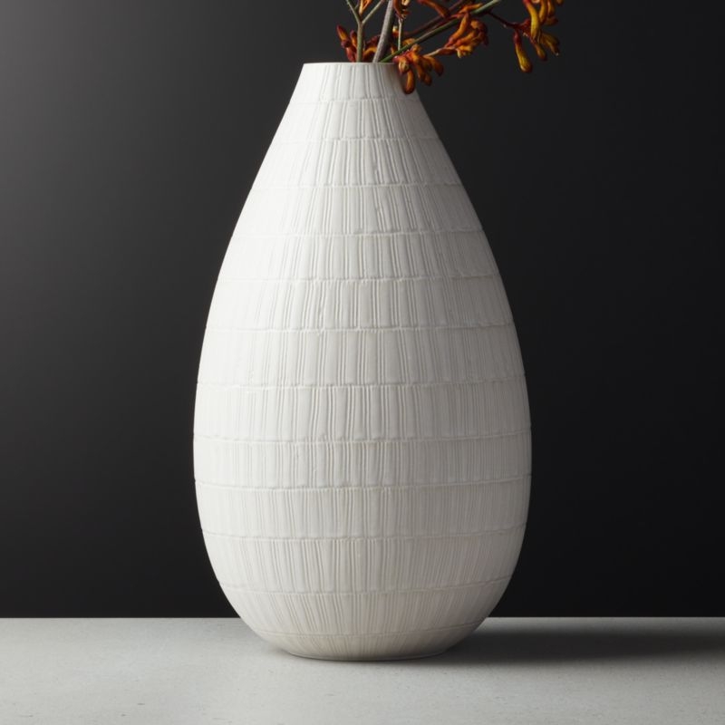 Basel Ivory Teardrop Vase - Image 2