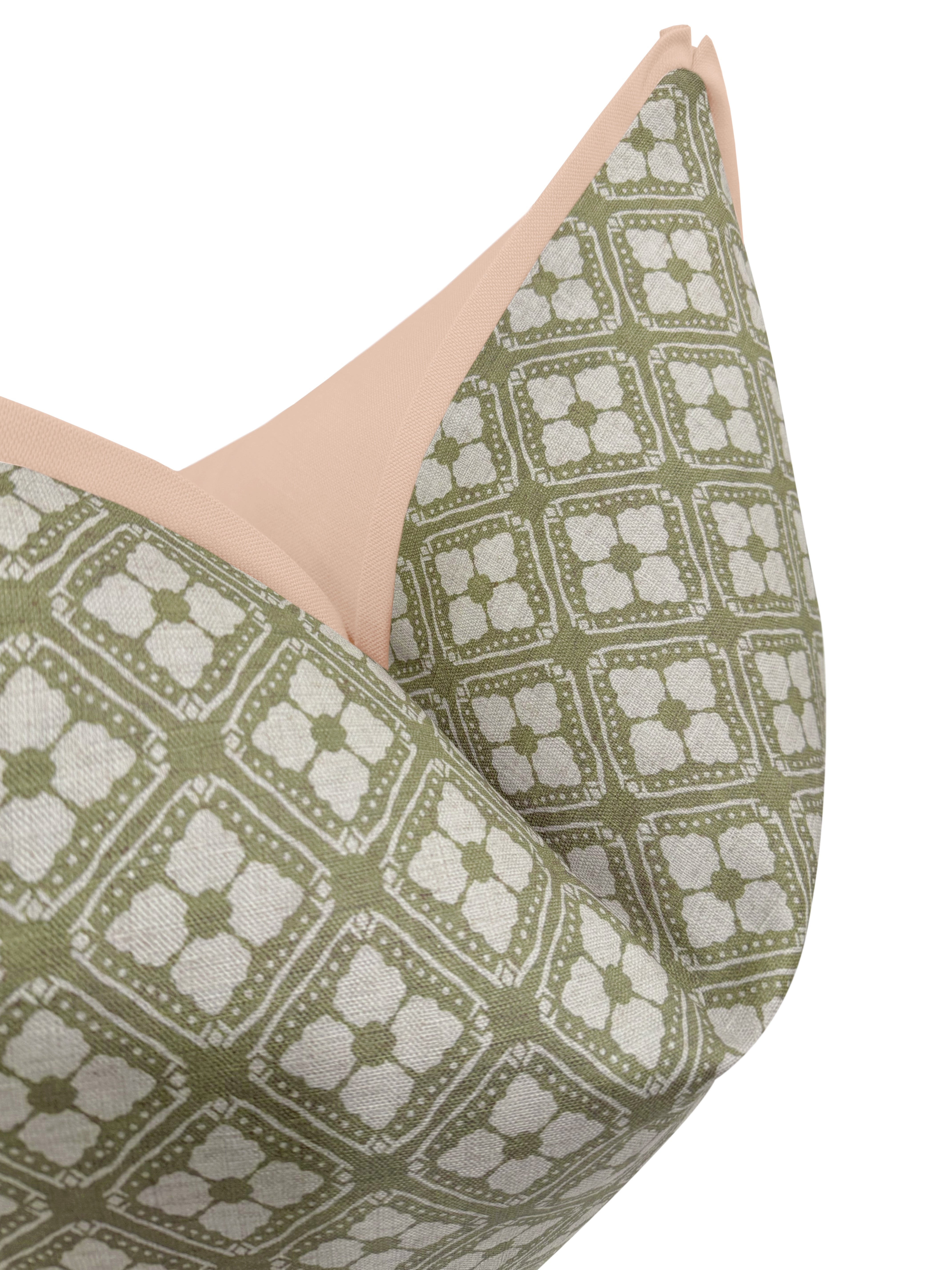 ELLISTON HOUSE : ECHO // SAGE - SAMPLE 4" X 4" / BUTTERFLY FLANGE / Cameo - Image 0