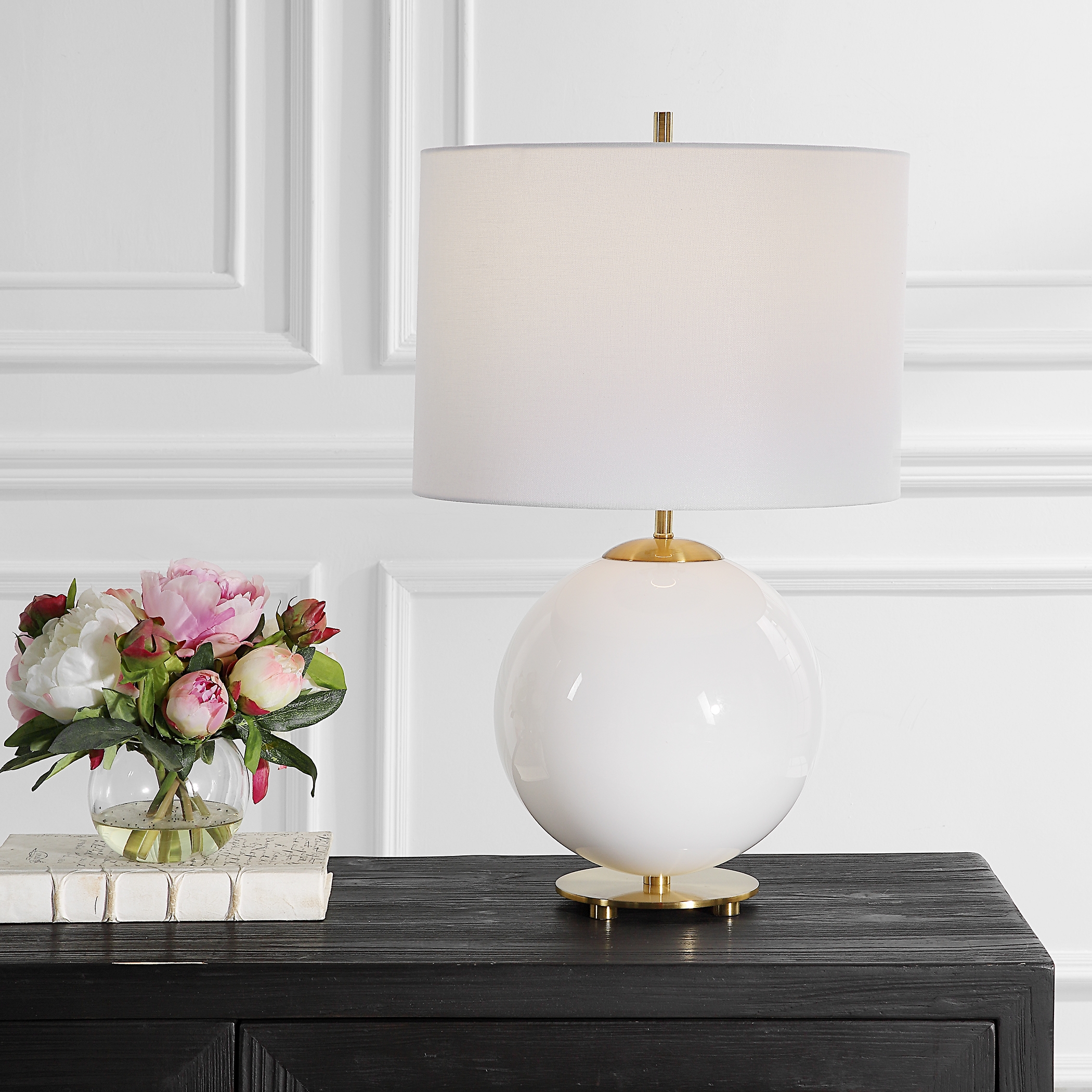 TABLE LAMP - Image 1