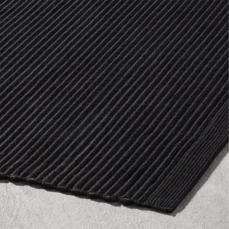 Diver Handwoven Ribbed Black Indoor/Outdoor Performance Area Rug 5'x8' - Image 1