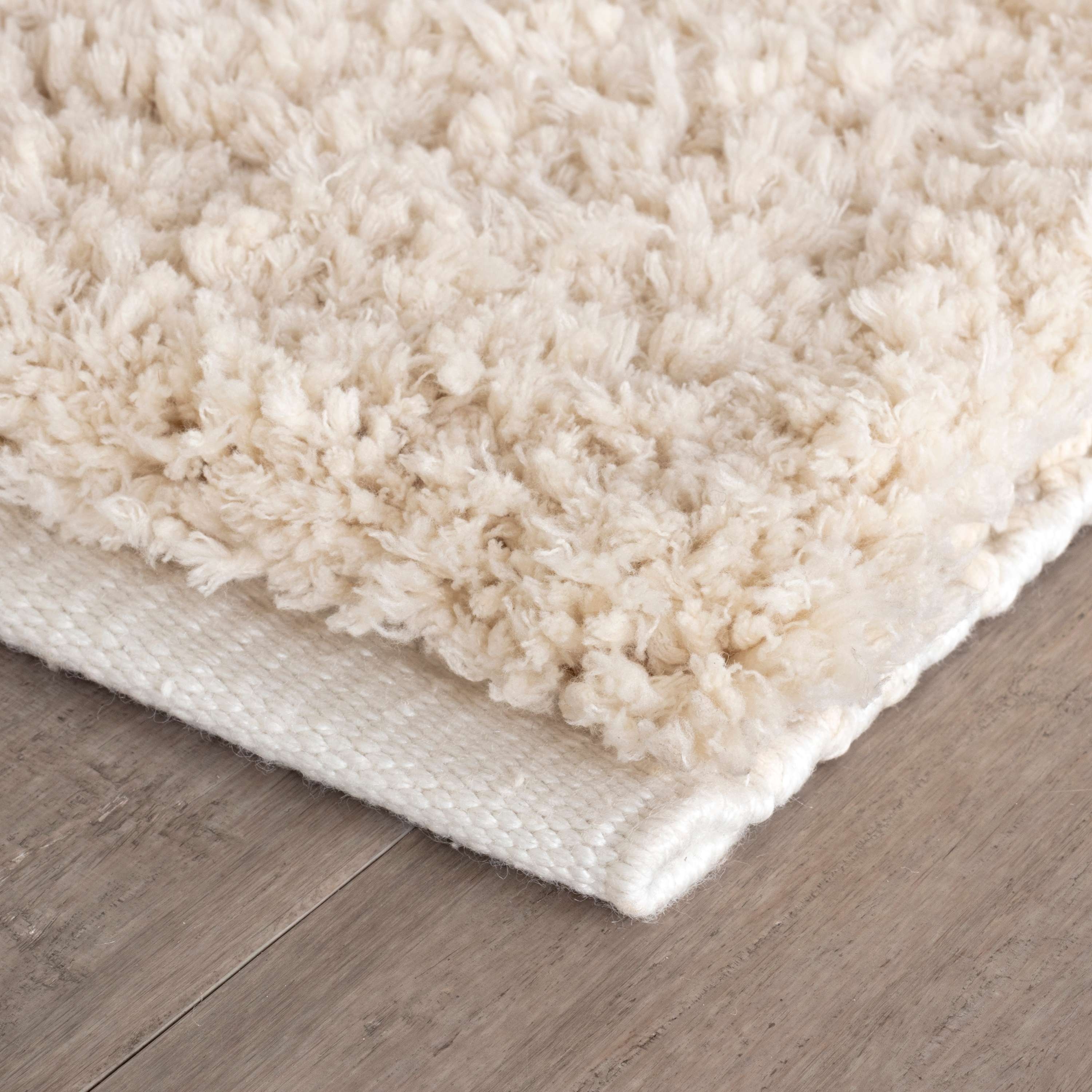 Kodiak Ivory Handwoven Hand Microfiber Rug - Image 2