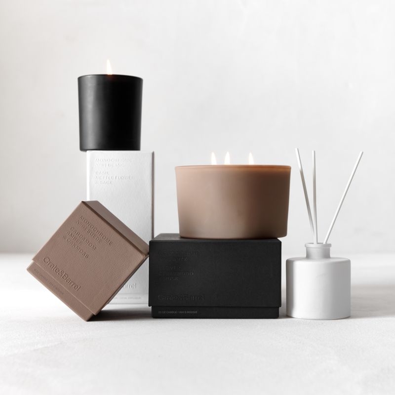 Monochrome No. 4 Suede 1-Wick Scented Candle - Cardamom, Amber and Oakmoss - Image 6