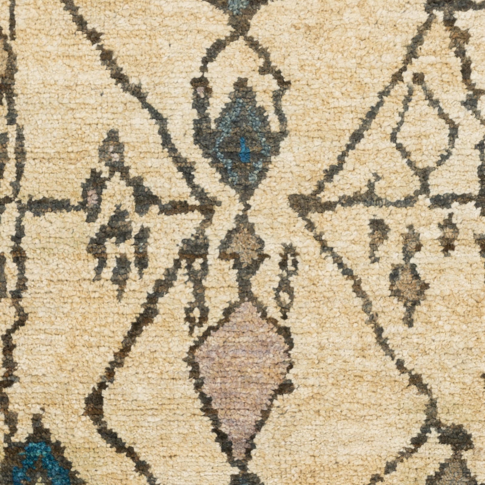 Medina Beige Indoor 4' x 6' Handmade Rug - Image 1