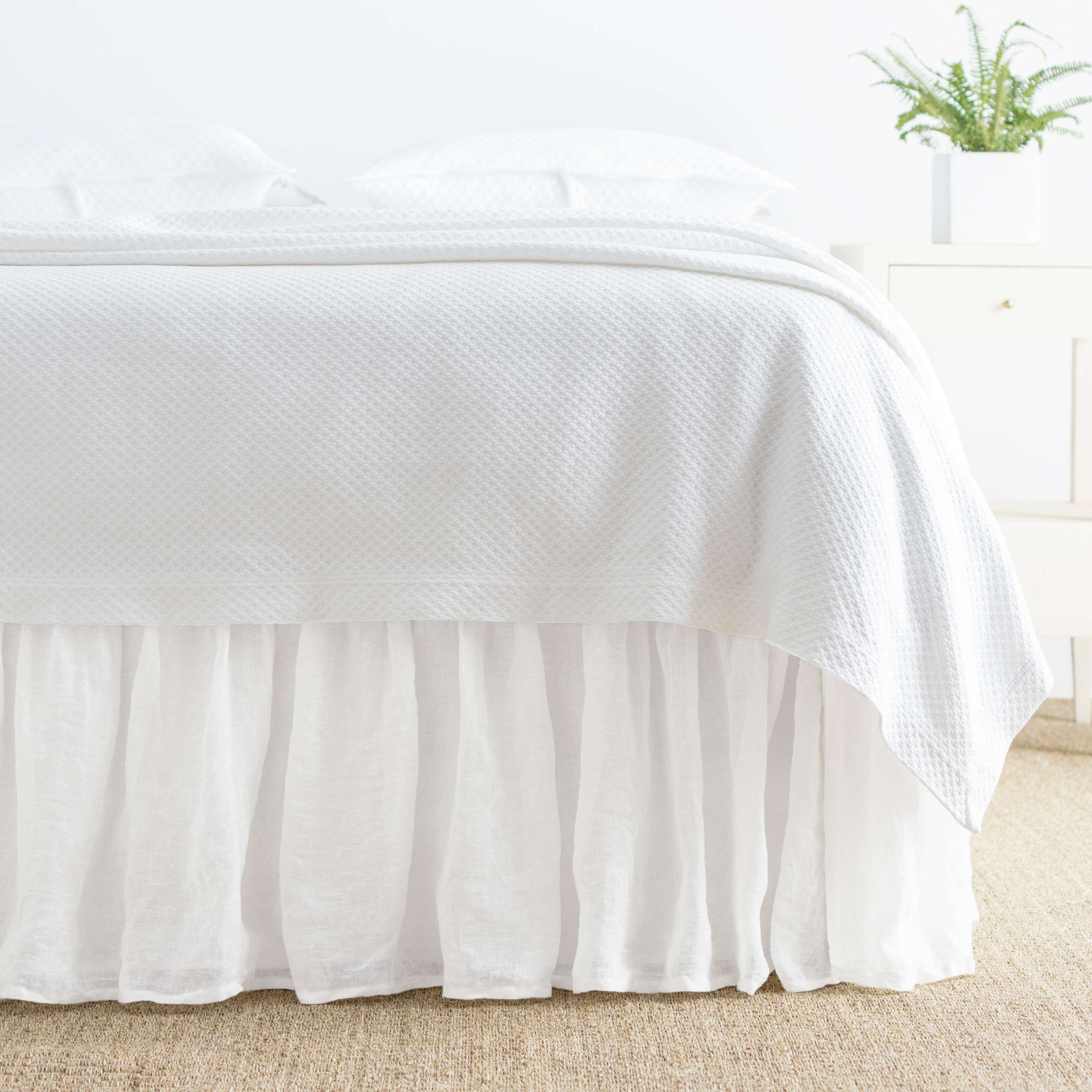 Savannah Linen Gauze White bed skirt - Image 0