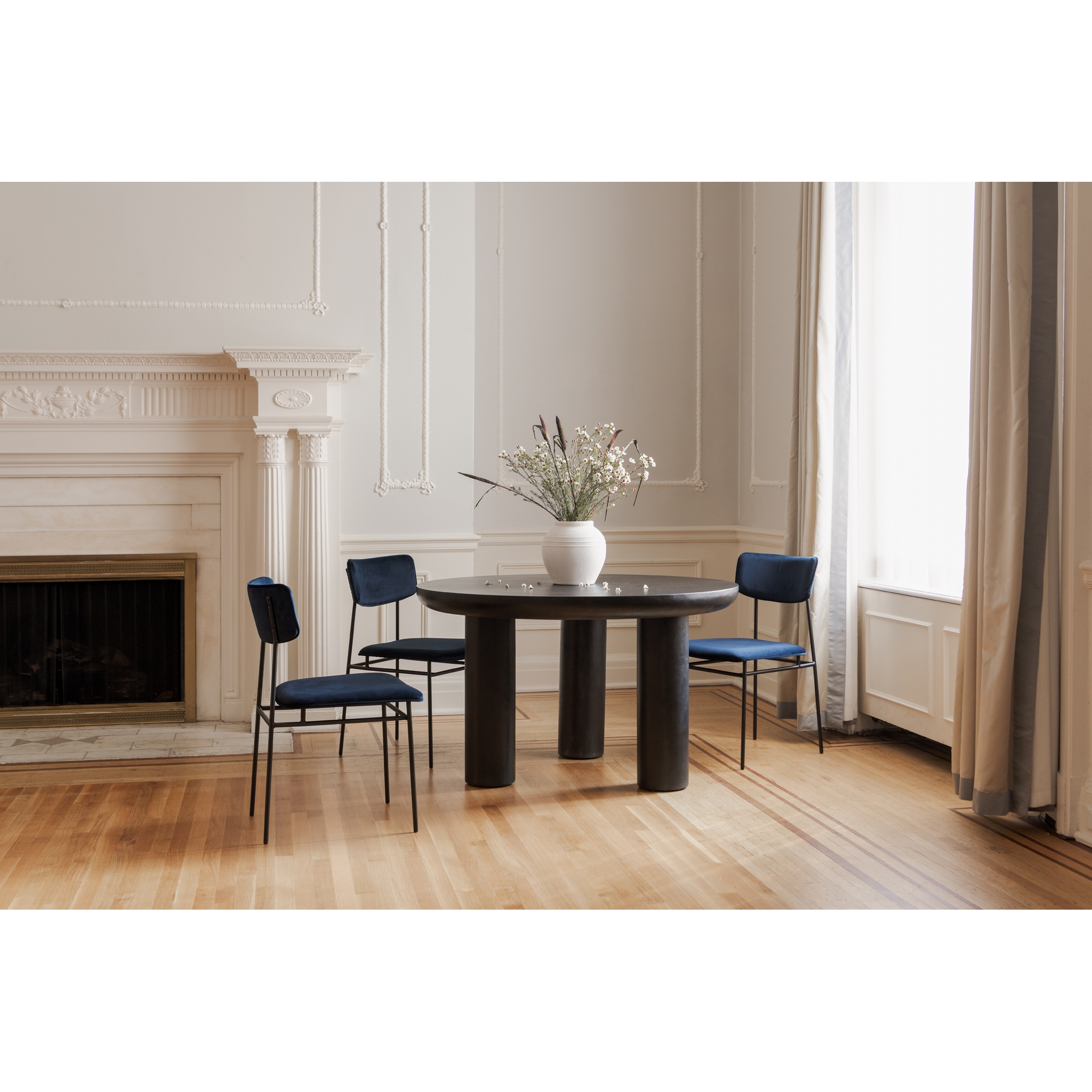 Rocca Round Dining Table Black - Image 6