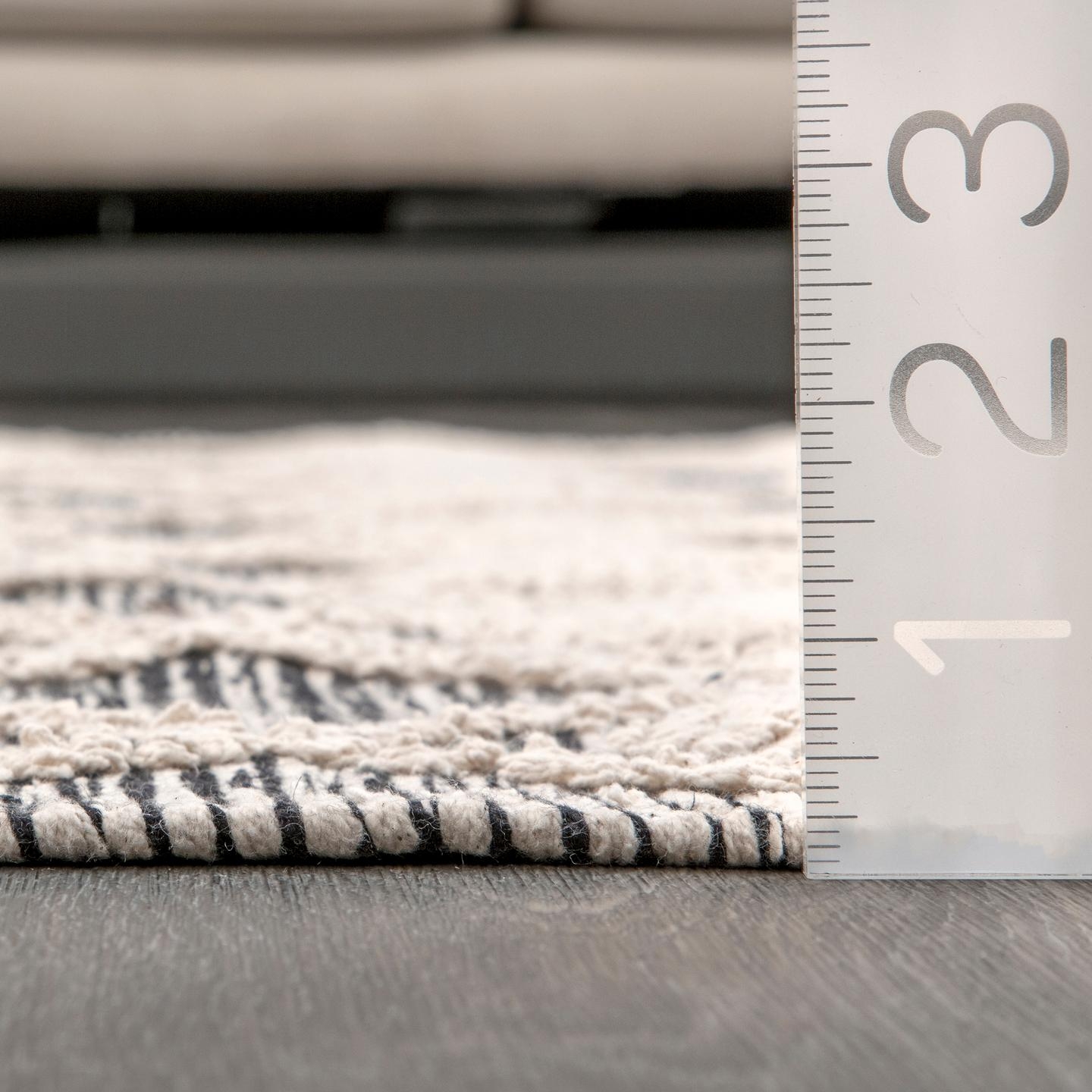 Geometric Porsha Area Rug - Image 4