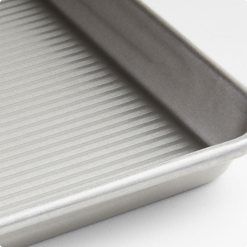 USA Pan Quarter Sheet Pan - Image 1