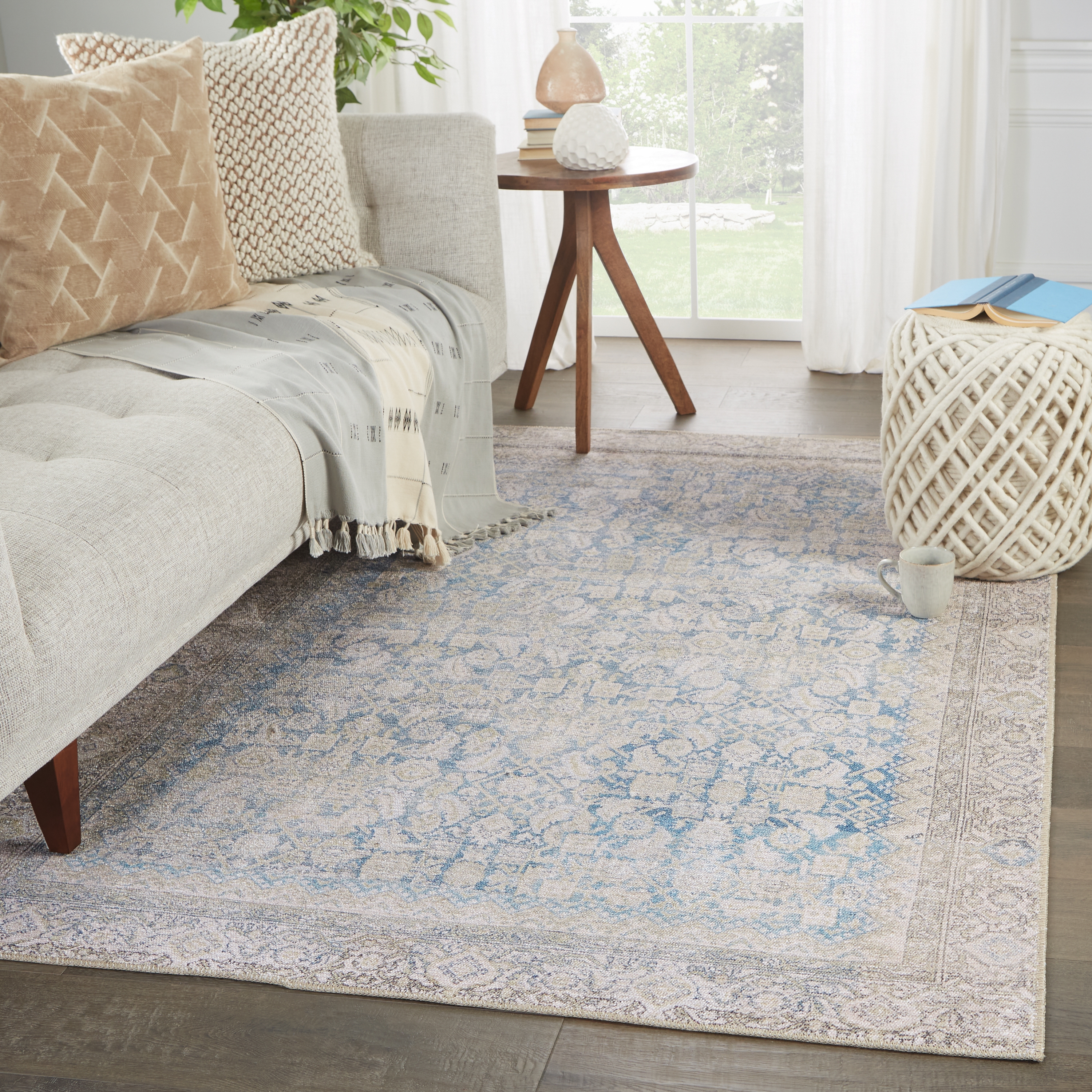 Vibe by Royse Oriental Blue/ Gray Area Rug (5'X7'6") - Image 4