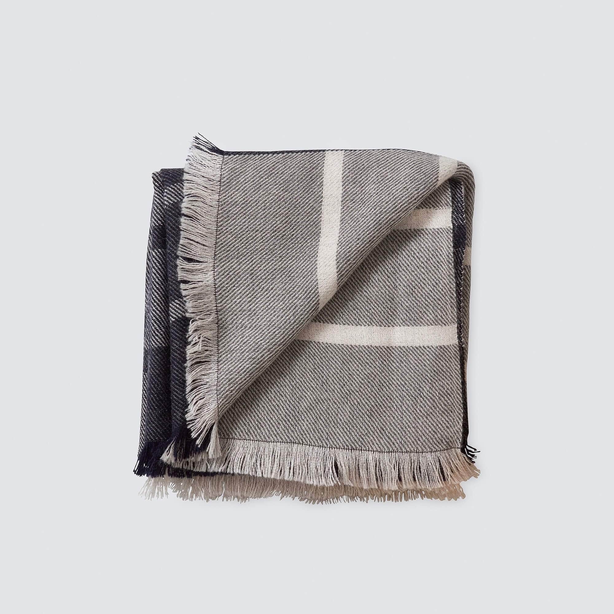 The Citizenry El Mar Alpaca Throw | Navy - Image 6