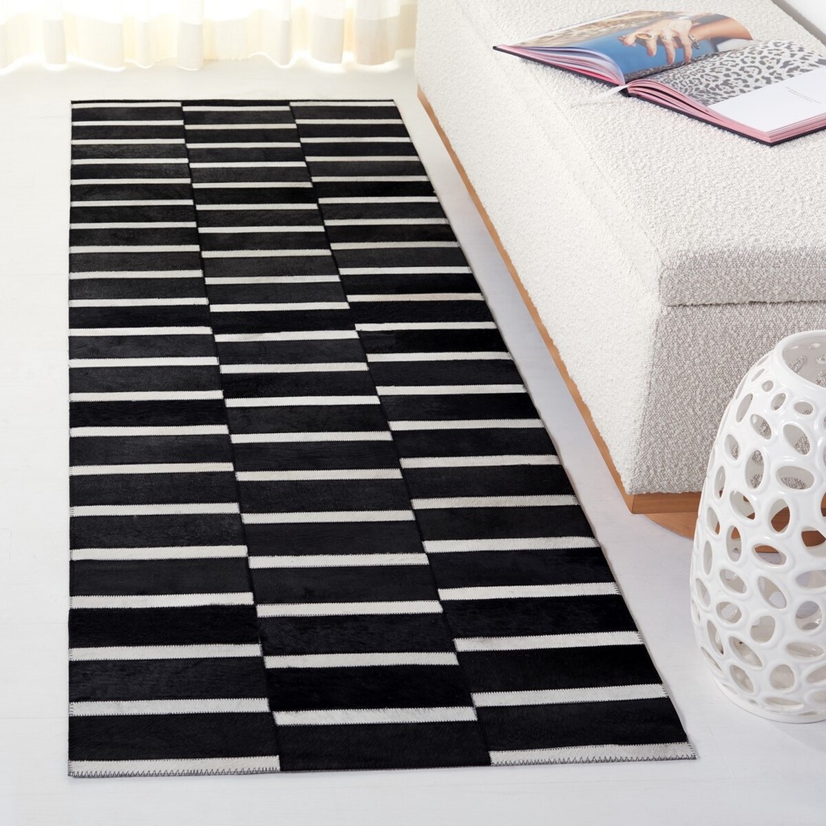 Safavieh Hand Woven Area Rug, STL821Z, Black/Beige, 2'-3" X 7' - Image 1