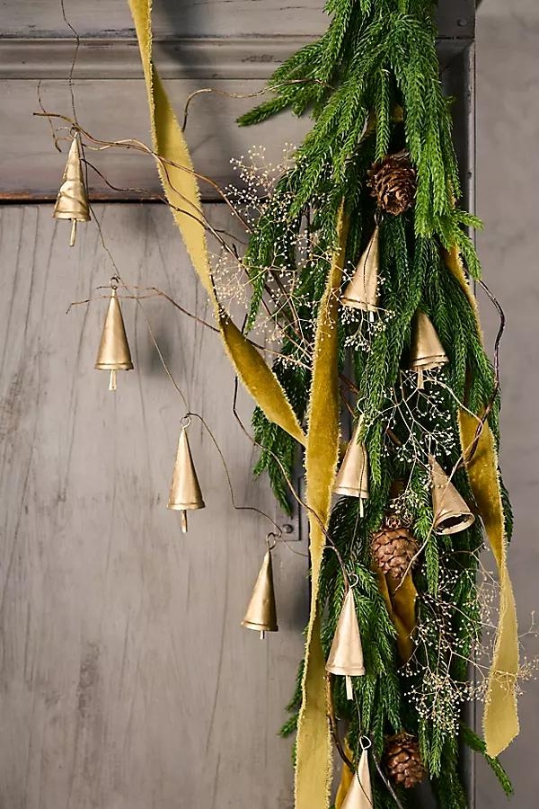 Cone Bells Garland - Image 0