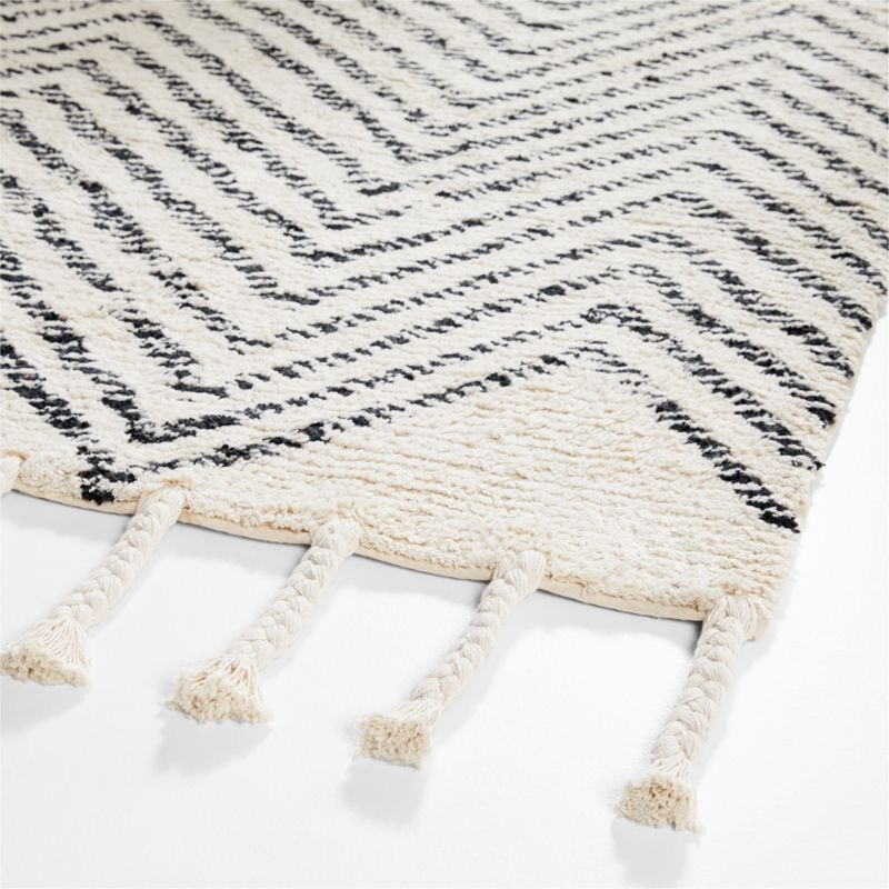 Zig Zag Tassel Washable Cotton Rug 5x8 - Image 4
